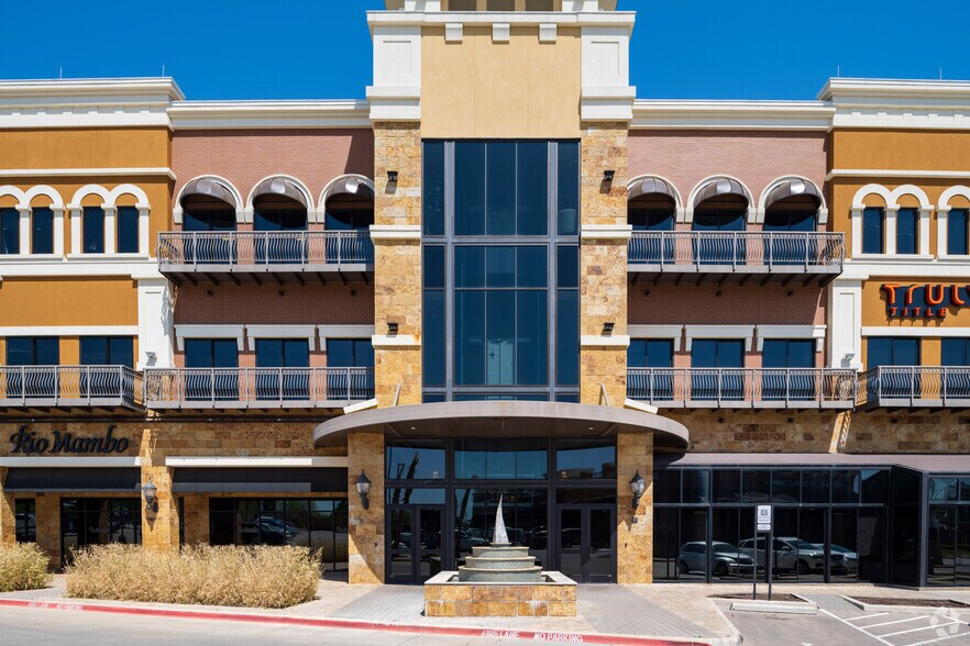 More Photos Of 295-307 E Renfro St, Burleson Office For Lease