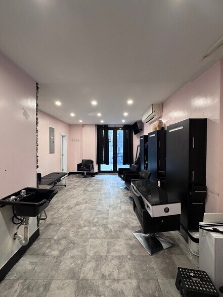 More Photos Of 263 Franklin Ave, Brooklyn Multifamily For Sale