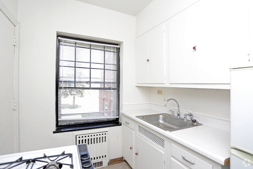 More Photos Of 3333 Grand Ave, Des Moines Apartments For Sale