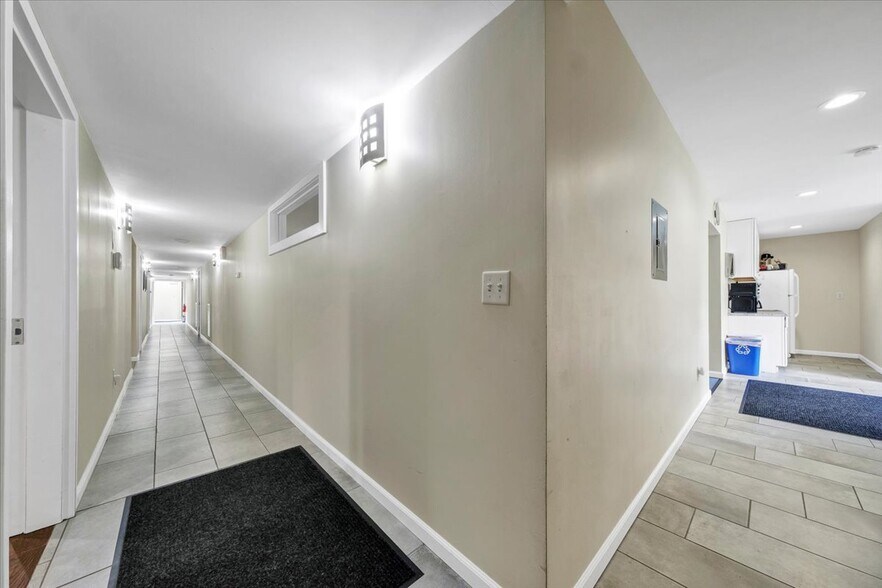 More Photos Of 40 Sunset Ridge Rd, New Paltz Medical For Sale