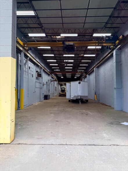 More Photos Of 595 Meadow Ave, Washington Warehouse For Lease