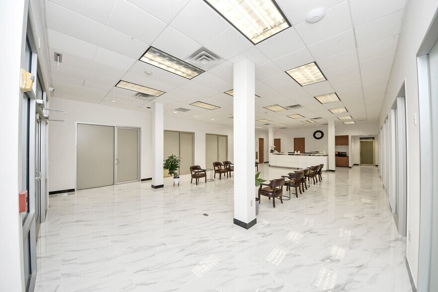 More Photos Of 7012 Barker Cypress Rd, Cypress Office For Sale