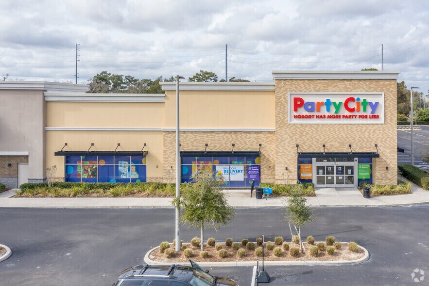 More Photos Of 1440 N Alafaya Trl, Orlando Freestanding For Lease