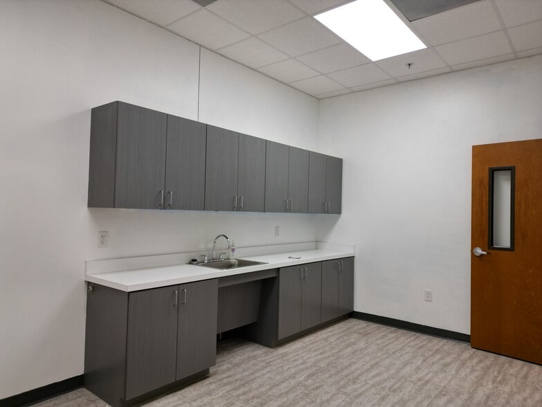 More Photos Of 3488 E Long Ave, Fort Worth Warehouse For Lease