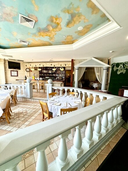 More Photos Of 908-912B Hempstead Tpke, Franklin Square Restaurant For Sale