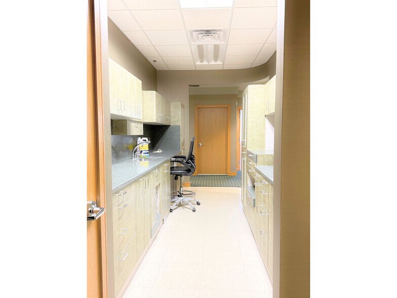 More Photos Of 3515 Coolidge Rd, East Lansing Medical For Lease