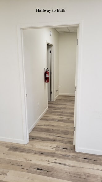 More Photos Of 22700 Lyons Ave, Newhall Office For Lease