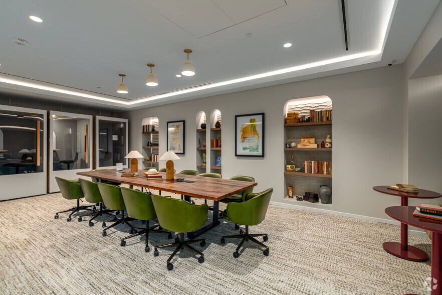 More Photos Of 924 E 7th St, Austin Coworking Space