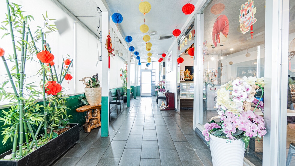 More Photos Of 1280 E Holt Ave, Pomona Restaurant For Lease