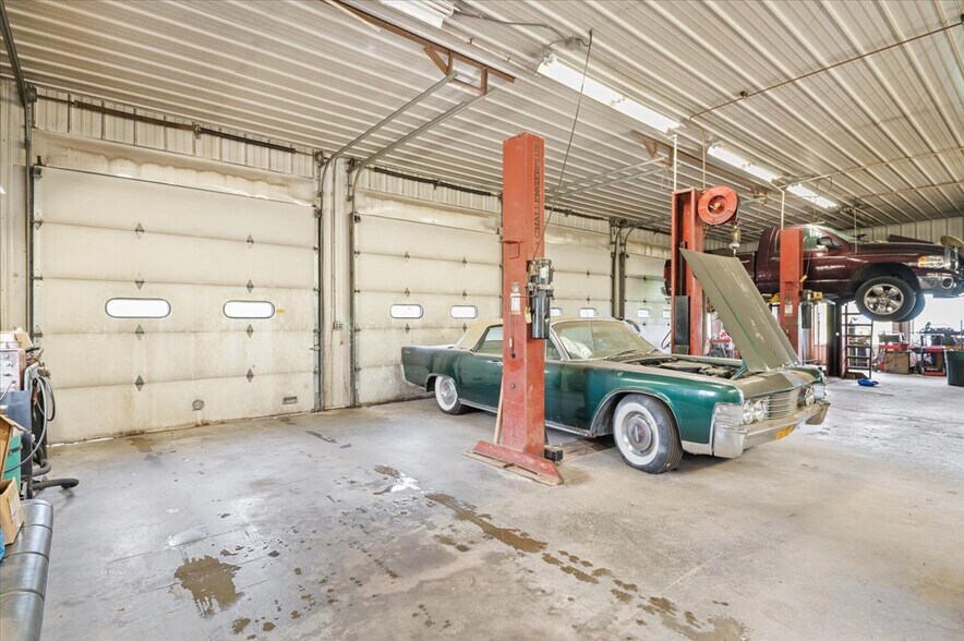 More Photos Of 45845 Cr-48, Southold Auto Repair For Sale