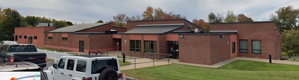 Primary Photo Of 300 State Route 104, Oswego Medical For Sale