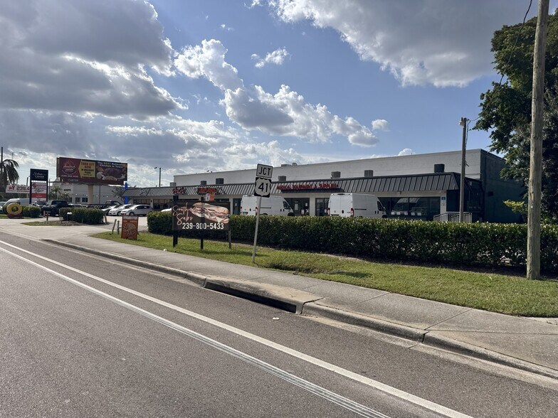 More Photos Of 560 NE Pine Island Rd, North Fort Myers Unknown For Lease