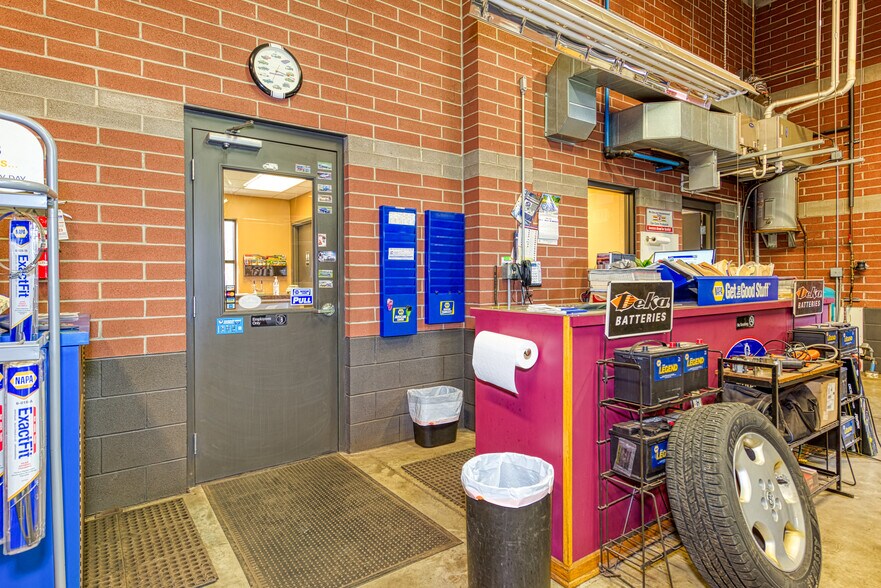 More Photos Of 5071 OH-43 Rd, Kent Auto Repair For Sale