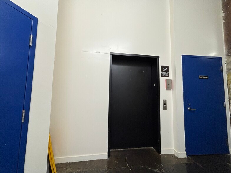 More Photos Of 887 W Marietta St NW, Atlanta Loft Creative Space For Lease