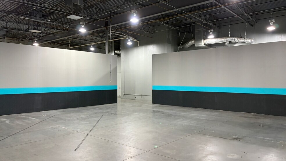 More Photos Of 5136 W Patrick Ln, Las Vegas Warehouse For Lease