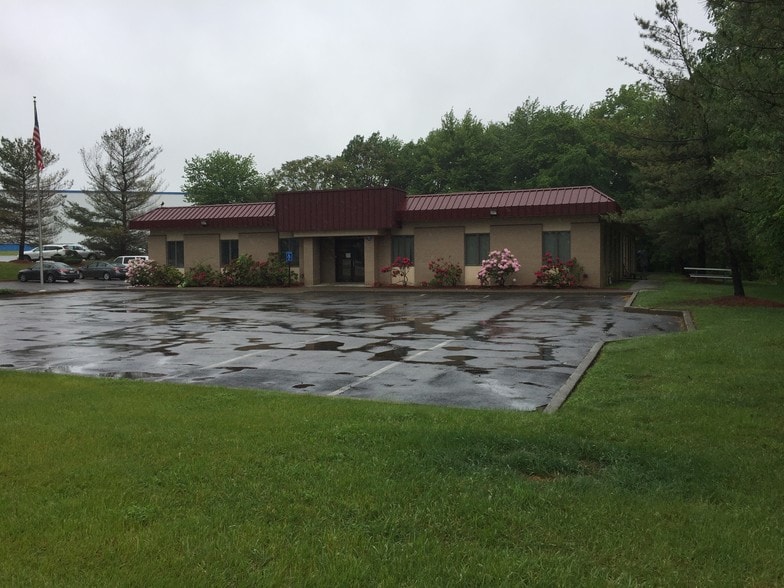 More Photos Of 6 Wesley Ct, Middletown Office For Lease