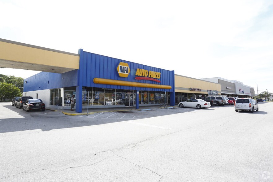 More Photos Of 1814-1946 US Highway 19, Holiday Unknown For Lease