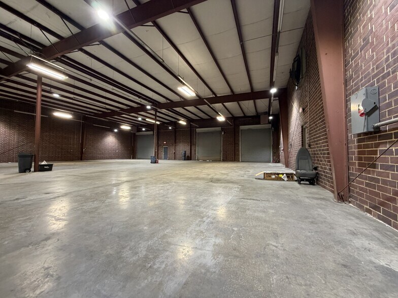 More Photos Of 3525 Centre Cir, Fort Mill Light Distribution For Sale