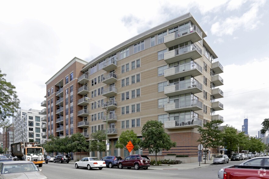 More Photos Of 511 W Division St, Chicago Apartments For Lease