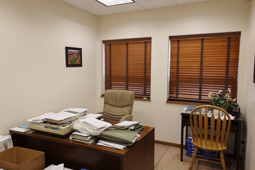 More Photos Of 7055 Engle Rd, Middleburg Heights Office For Sale