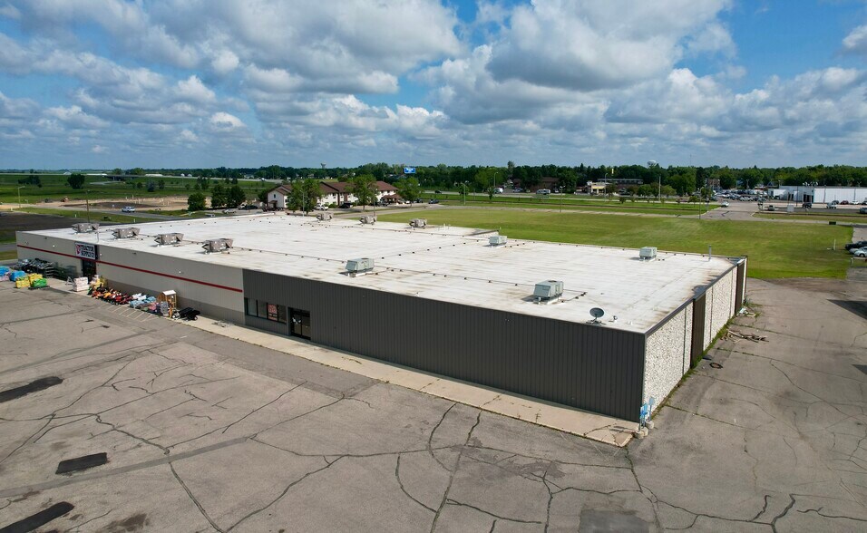 More Photos Of 1202 4th Ave S, Wahpeton Freestanding For Sale