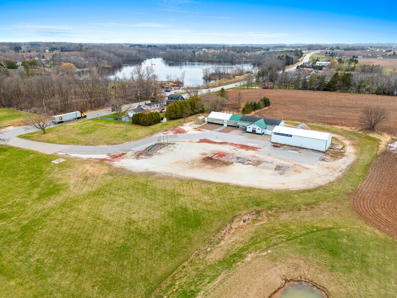 More Photos Of 5814 Calumet Ave, Manitowoc General Retail For Sale