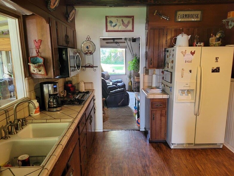 More Photos Of 41614 102nd St E, Palmdale Industrial For Lease