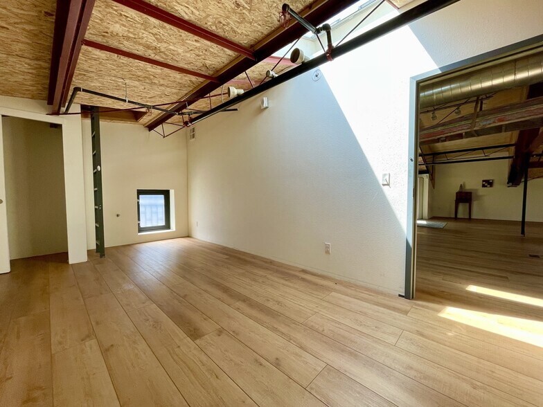 More Photos Of 3114 Larimer St, Denver Flex For Sale