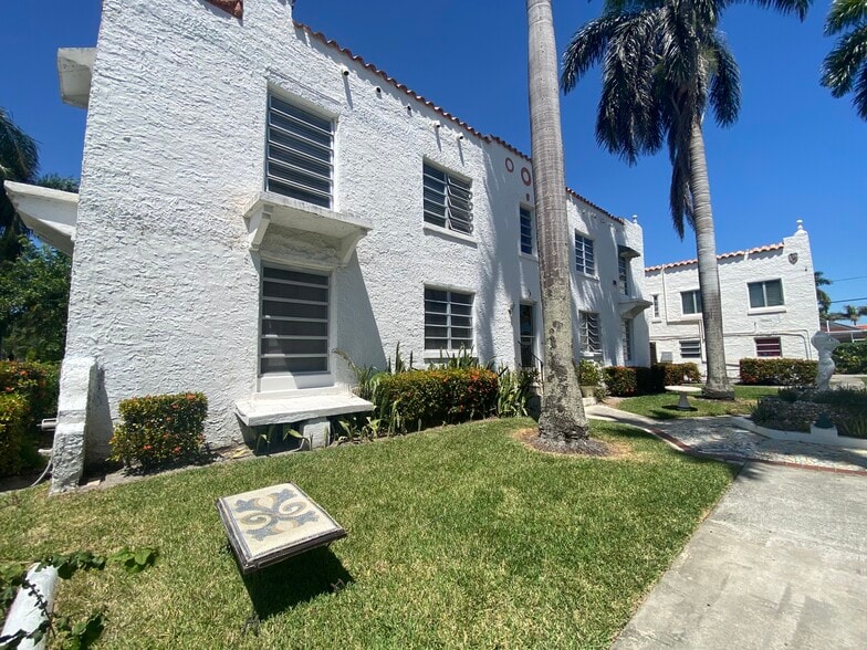 More Photos Of 817 Tyler St, Hollywood Apartments For Sale