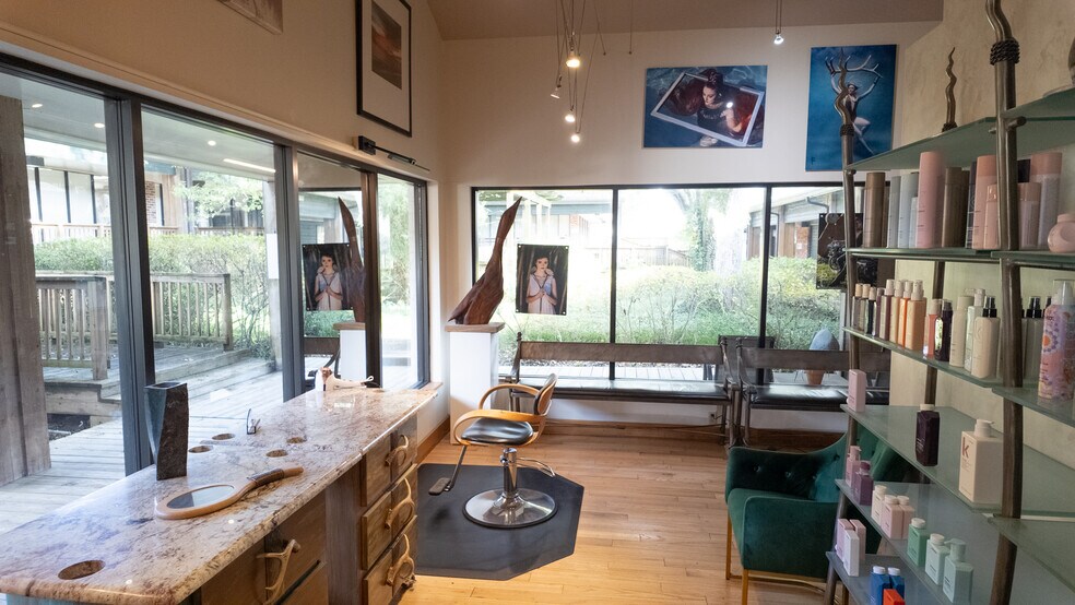 More Photos Of 7520 Perkins Rd, Baton Rouge General Retail For Sale