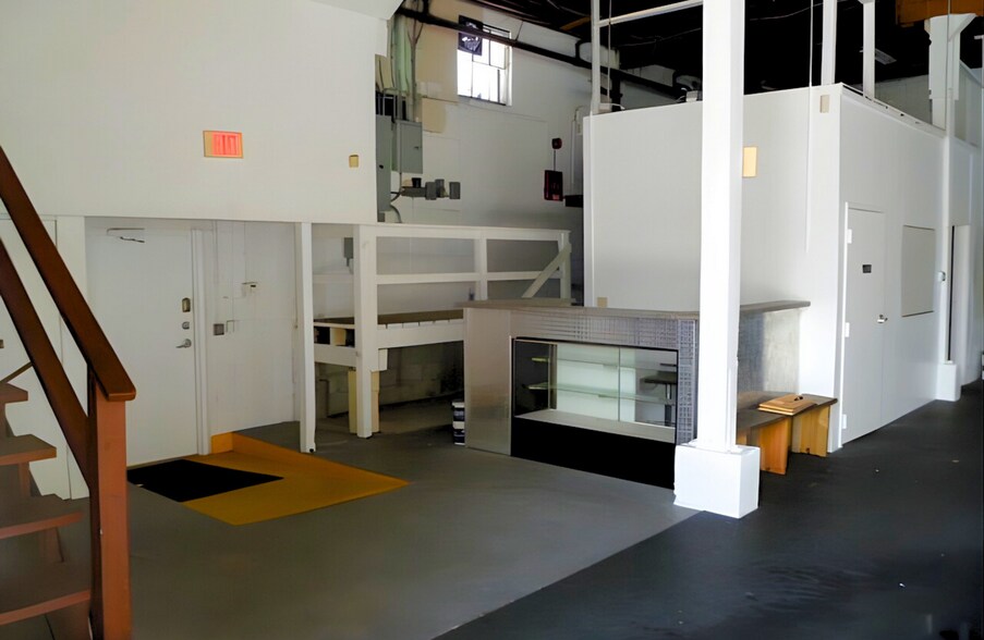 More Photos Of 420 6th St, West Palm Beach Flex For Lease