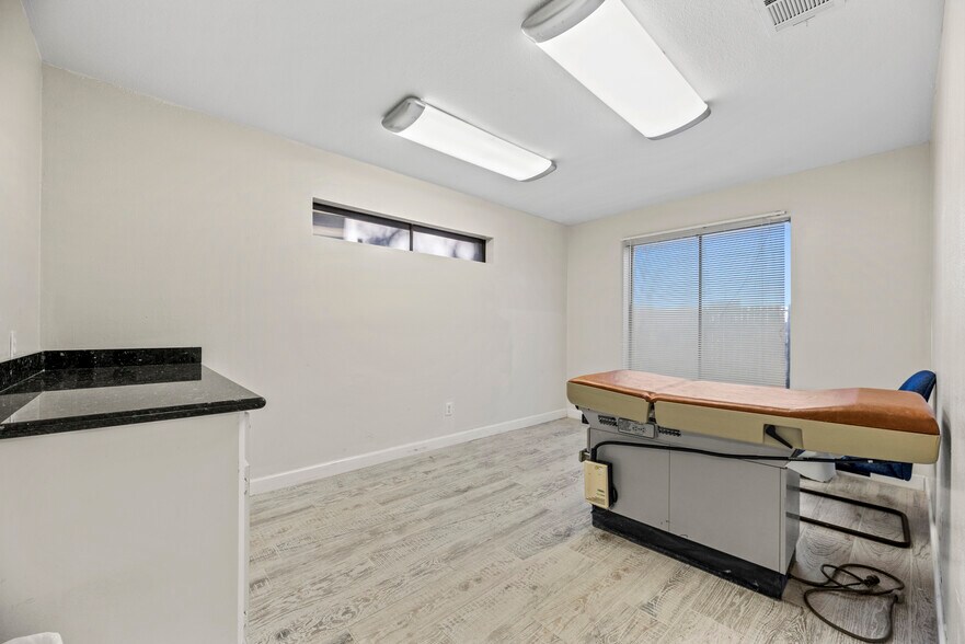 More Photos Of 11111 Jones Rd, Houston Medical For Sale
