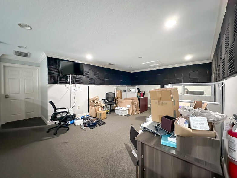 More Photos Of 180 Fitzgerald Rd, Lakeland Office For Sale