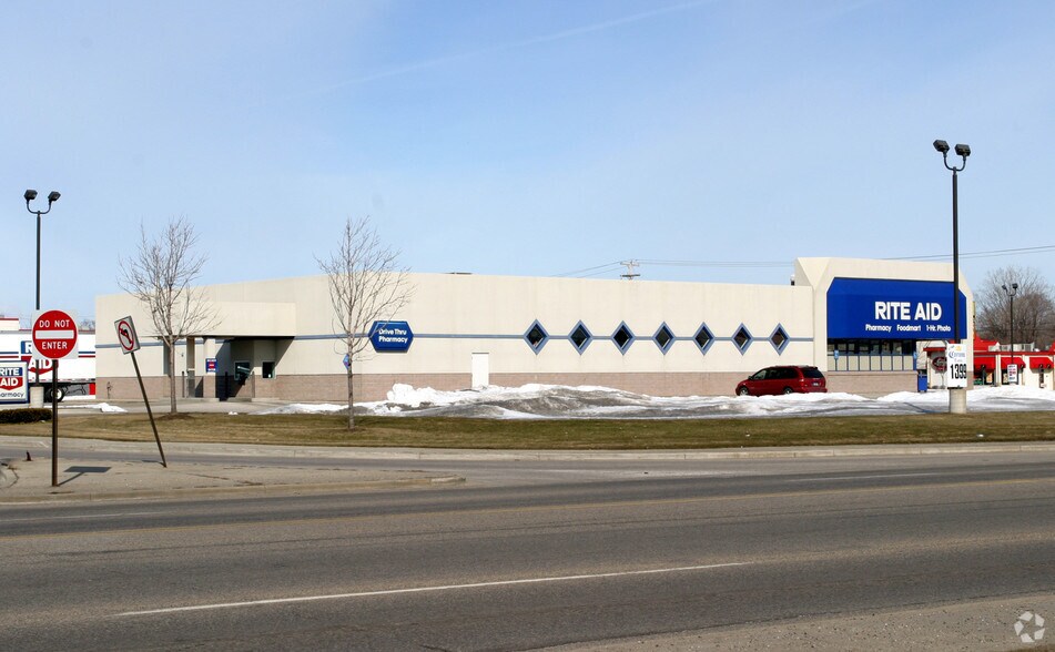 More Photos Of 2635 Henry St, Muskegon Drugstore For Sale