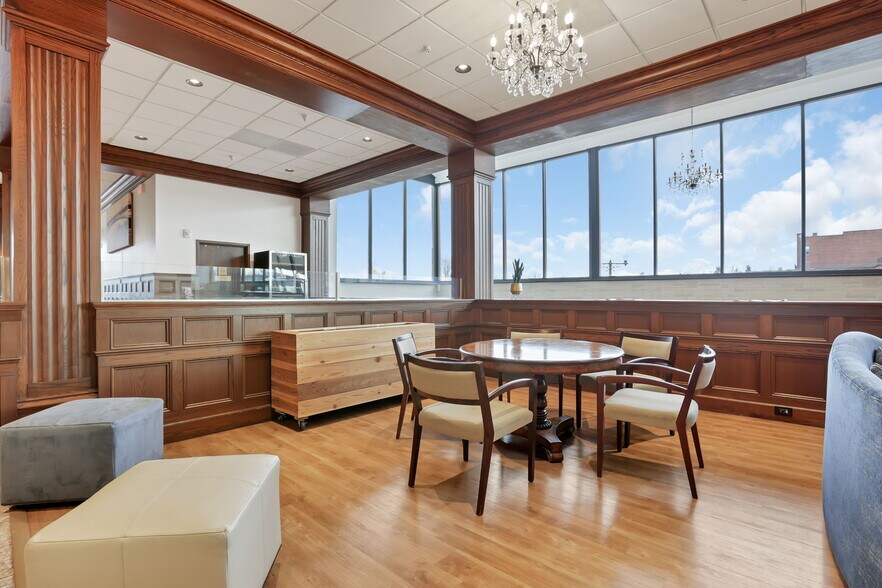 More Photos Of 301 Broadway, Lorain Hotel For Lease