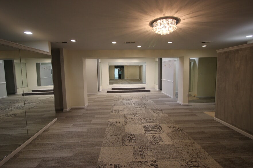 More Photos Of 9353-55 Old Bustleton ave, Philadelphia Freestanding For Sale