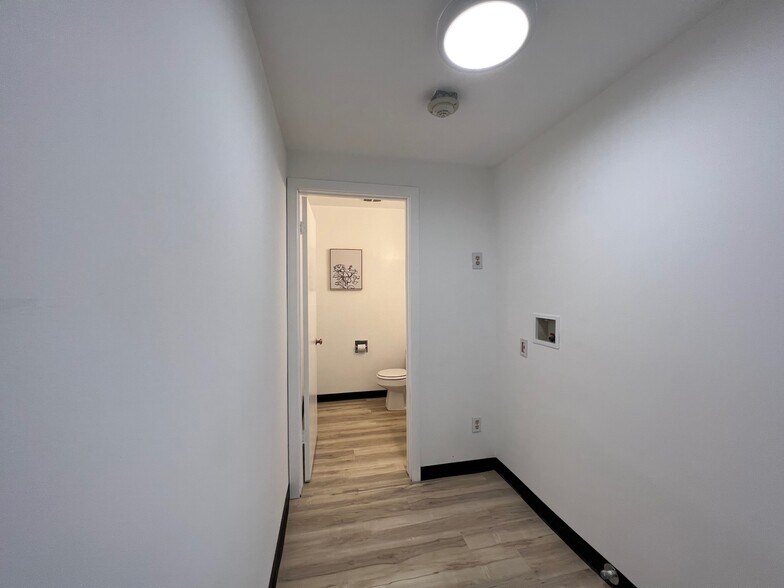 More Photos Of 5721 Cahuenga Blvd, North Hollywood Warehouse For Lease