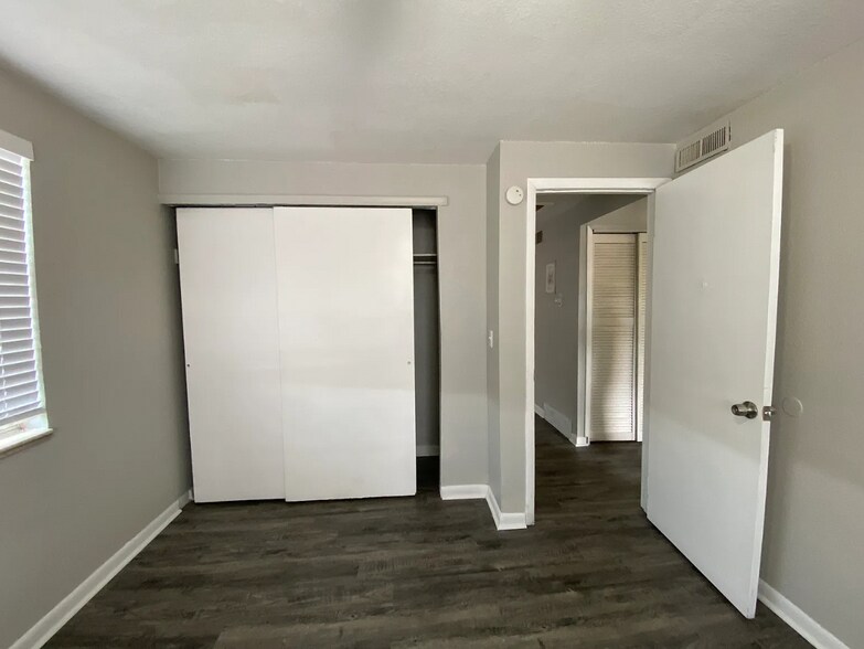 More Photos Of 1415-1425 Kingston St, Aurora Apartments For Sale