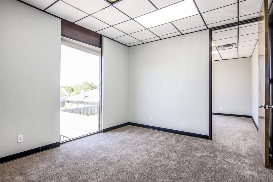 More Photos Of 601 Cien Rd, Kemah Unknown For Lease