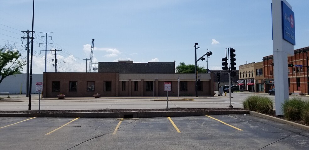 More Photos Of 317 W Walnut St, Green Bay Office For Lease