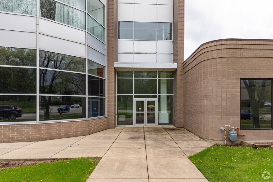 More Photos Of 2595 Ogden Ave, Lisle General Retail For Sale