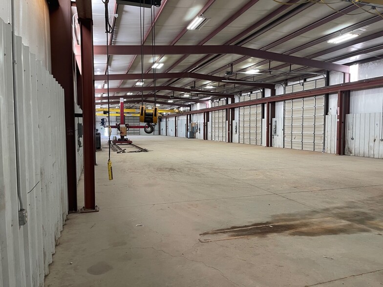 More Photos Of 2800 E I-20 Service, Midland Warehouse For Lease
