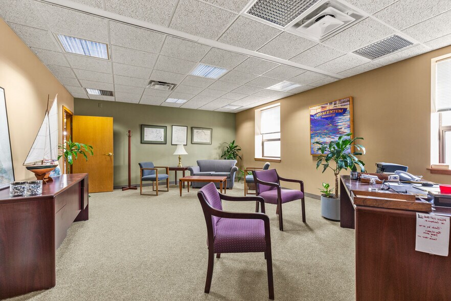 More Photos Of 69 Parker St, Newburyport Research And Development For Lease