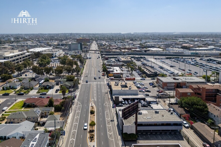More Photos Of 8621 Bellanca Ave, Los Angeles Office For Sale