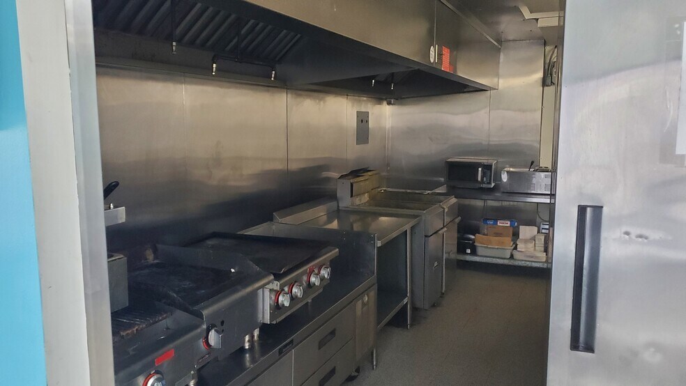 More Photos Of 10960 Hebron Rd, Hebron Fast Food For Lease