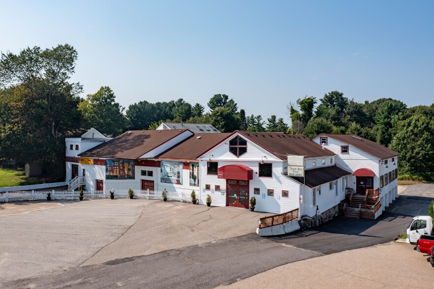 More Photos Of 1152 Main St, Leicester Flex For Lease