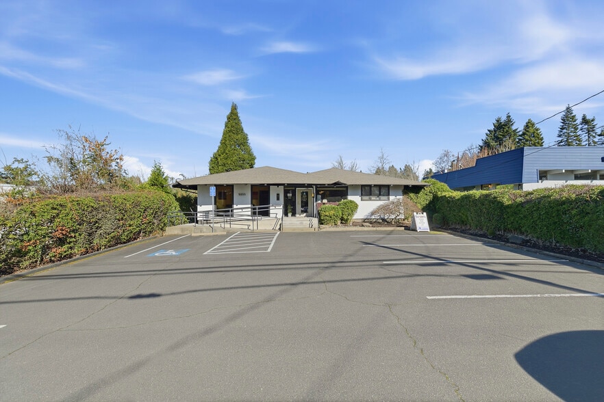 More Photos Of 9055 SW Beaverton Hillsdale Hwy, Portland Office For Lease