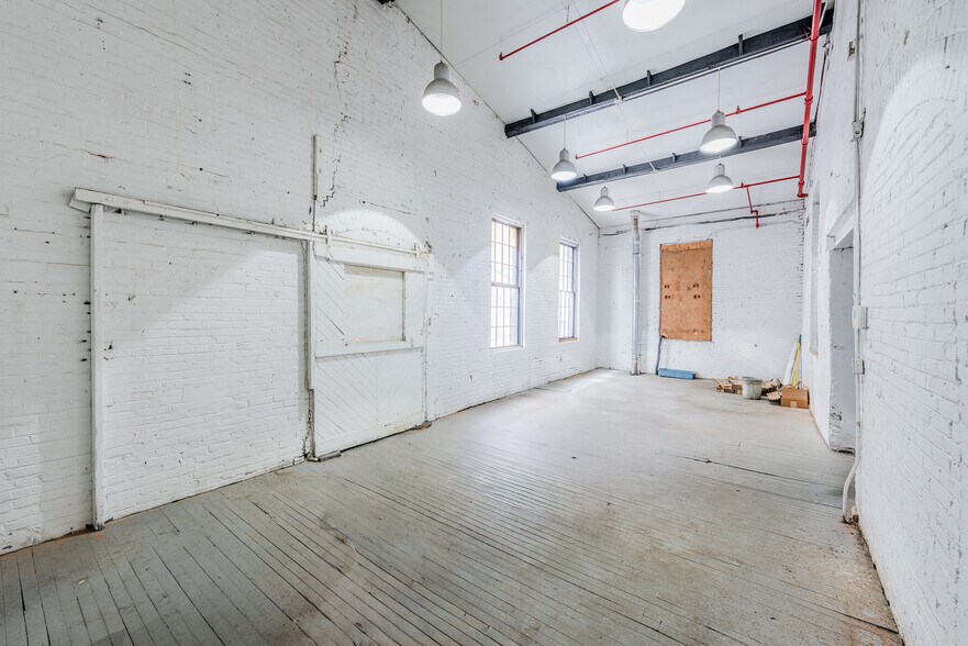 More Photos Of 3155 W 33rd St, Cleveland Warehouse For Sale