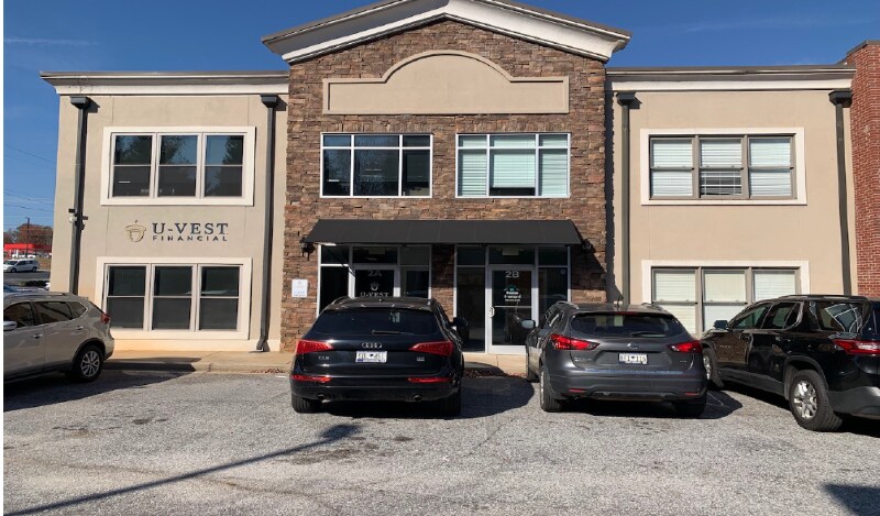 Primary Photo Of 955 W Wade Hampton Blvd, Greer Office For Lease
