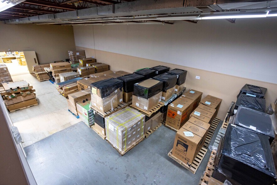 More Photos Of 1027 Notre Dame St, Embrun Storefront Retail Office For Lease